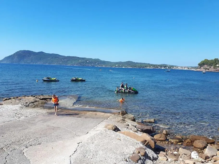 T2 Paisible, Wifi, Proche Plage Et Pinede Saint-Mandrier-sur-Mer Lägenhet