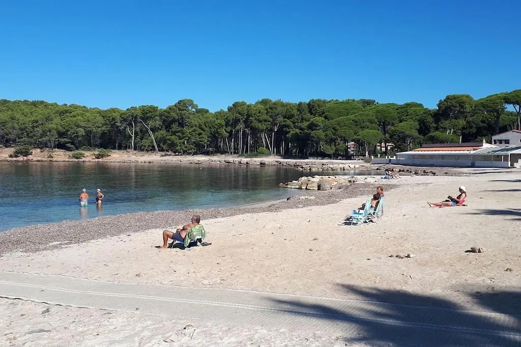 Apartment T2 Paisible, Wifi, Proche Plage Et Pinede Saint-Mandrier-sur-Mer